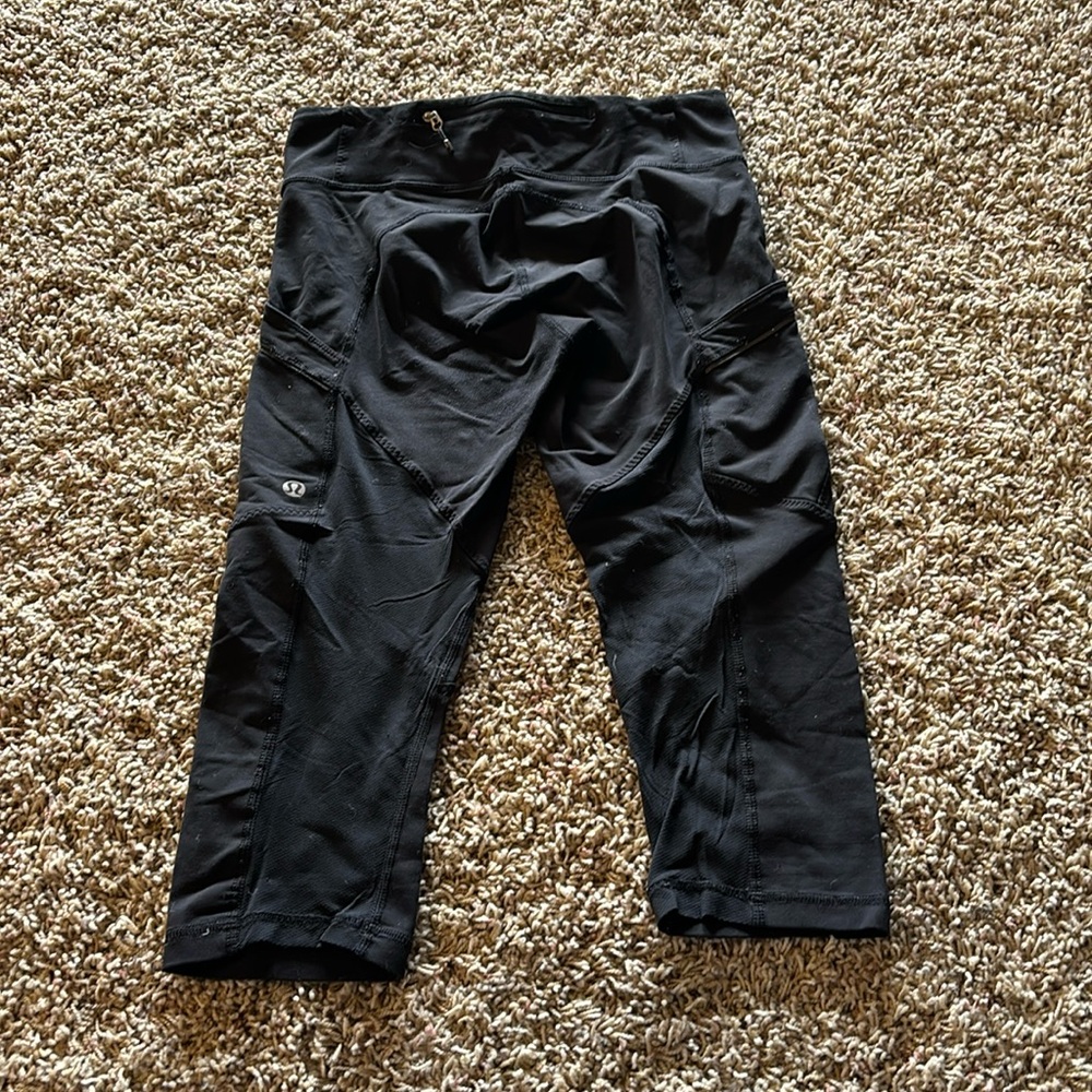 Lululemon capri black leggings